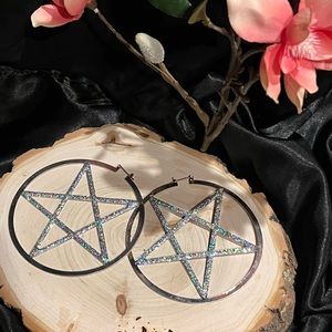 Pentagram earrings 🩶🖤